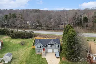 2061 Gary Ln, Hickory, NC 28602 - Photo 3