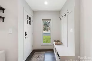 1042 Broadmoor Dr, Charlotte, NC 28209 - Photo 3