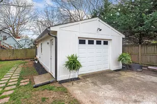 1042 Broadmoor Dr, Charlotte, NC 28209 - Photo 27