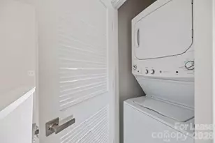 328 Yorkshire Dr, Charlotte, NC 28217 - Photo 25