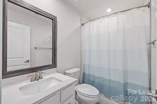 328 Yorkshire Dr, Charlotte, NC 28217 - Photo 5