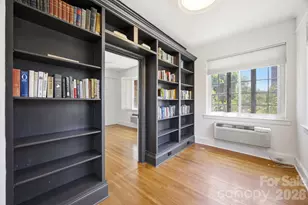 301 W 10th St, Charlotte, NC 28202 - Photo 29