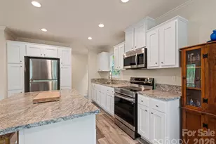 328 Mountain Lion Trl, Maggie Valley, NC 28751 - Photo 15