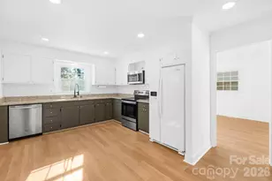 3801 Winterfield Pl, Charlotte, NC 28205 - Photo 9