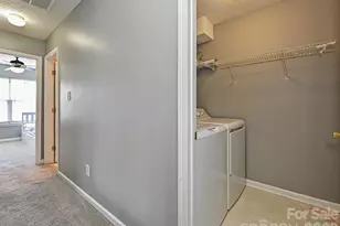 8627 Meadowmont View Dr, Charlotte, NC 28269 - Photo 27