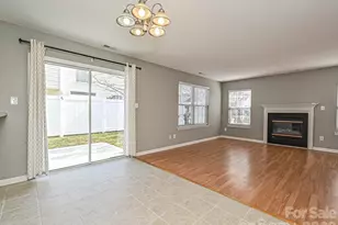 8627 Meadowmont View Dr, Charlotte, NC 28269 - Photo 15