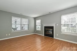 8627 Meadowmont View Dr, Charlotte, NC 28269 - Photo 3