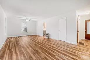 3728 Seaforth Dr, Charlotte, NC 28205 - Photo 3