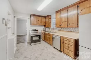 3728 Seaforth Dr, Charlotte, NC 28205 - Photo 9