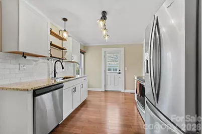 224 E Catawba Avenue, Mooresville, NC 28115 - Photo 3