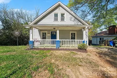 224 E Catawba Avenue, Mooresville, NC 28115 - Photo 1