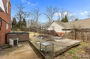 833 Sand Hill Rd, Asheville, NC 28806 - Photo 9