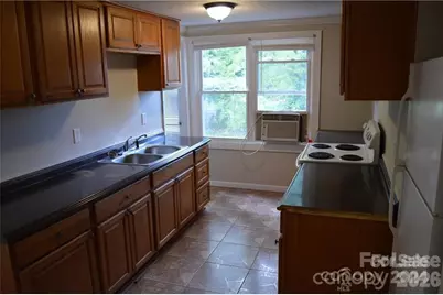 615 Charlotte Avenue, Statesville, NC 28677 - Photo 9