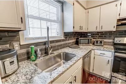 8518 Castle Pine Court, Charlotte, NC 28226 - Photo 11