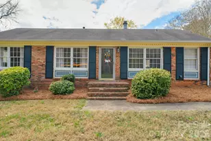 708 E John St, Matthews, NC 28105 - Photo 3