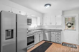 708 E John St, Matthews, NC 28105 - Photo 5