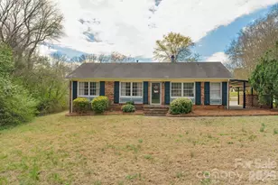 708 E John St, Matthews, NC 28105 - Photo 1