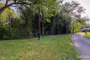 70 Winchester Dr, Waynesville, NC 28785 - Photo 23
