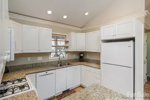 1109 Citation Cir, Hendersonville, NC 28739 - Photo 9