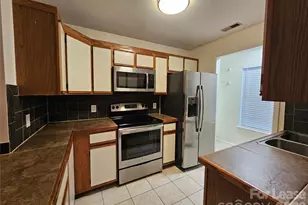 802 Selwyn Oaks Ct, Charlotte, NC 28209 - Photo 3