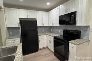 19612 Oak St, Cornelius, NC 28031 - Photo 3