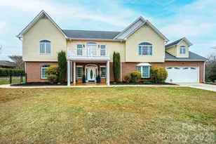 1360 Sweetbriar Ln, Hickory, NC 28602 - Photo 41