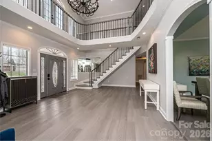 1360 Sweetbriar Ln, Hickory, NC 28602 - Photo 3