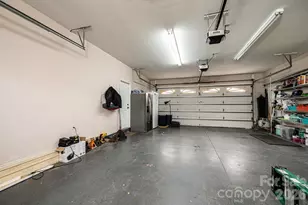 1360 Sweetbriar Ln, Hickory, NC 28602 - Photo 37