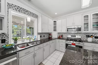 1360 Sweetbriar Lane, Hickory, NC 28602 - Photo 13