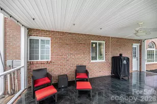 1360 Sweetbriar Ln, Hickory, NC 28602 - Photo 15