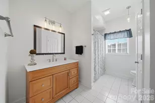 1360 Sweetbriar Ln, Hickory, NC 28602 - Photo 29
