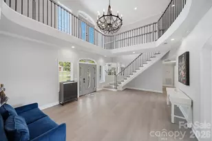 1360 Sweetbriar Ln, Hickory, NC 28602 - Photo 3