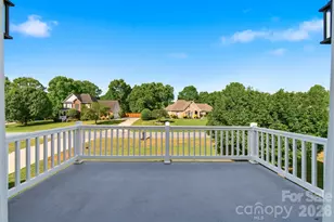 1360 Sweetbriar Ln, Hickory, NC 28602 - Photo 19