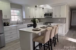 2411 Kimway Dr, Matthews, NC 28105 - Photo 9