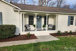 2411 Kimway Dr, Matthews, NC 28105 - Photo 3