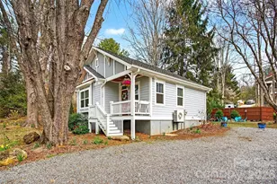 726 Rhododendron Ave, Black Mountain, NC 28711 - Photo 3