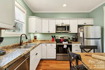 726 Rhododendron Avenue, Black Mountain, NC 28711 - Photo 11