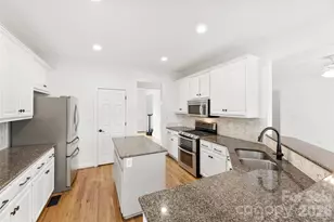 6932 Curlee Ct, Charlotte, NC 28277 - Photo 7