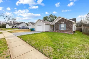 3720 Maggie Laney Dr, Charlotte, NC 28216 - Photo 3