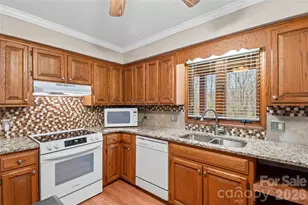 156 Eastwood Dr, Statesville, NC 28625 - Photo 17