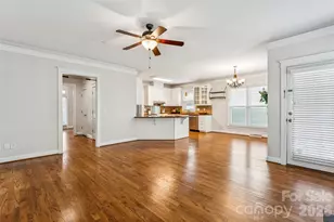 7321 Avonhurst Ln, Charlotte, NC 28269 - Photo 13