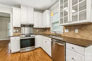 7321 Avonhurst Ln, Charlotte, NC 28269 - Photo 19