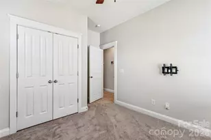 7321 Avonhurst Ln, Charlotte, NC 28269 - Photo 33