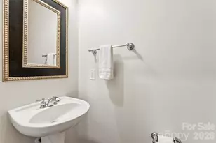 7321 Avonhurst Ln, Charlotte, NC 28269 - Photo 23