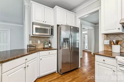 7321 Avonhurst Lane, Charlotte, NC 28269 - Photo 21