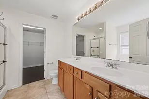 10525 Dominion Village Dr, Charlotte, NC 28269 - Photo 19