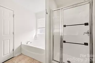 10525 Dominion Village Dr, Charlotte, NC 28269 - Photo 21