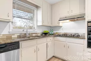 183 Kingsway Cir, Charlotte, NC 28214 - Photo 11