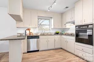 183 Kingsway Cir, Charlotte, NC 28214 - Photo 9