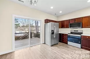 15558 Stronvar House Ln, Charlotte, NC 28277 - Photo 13